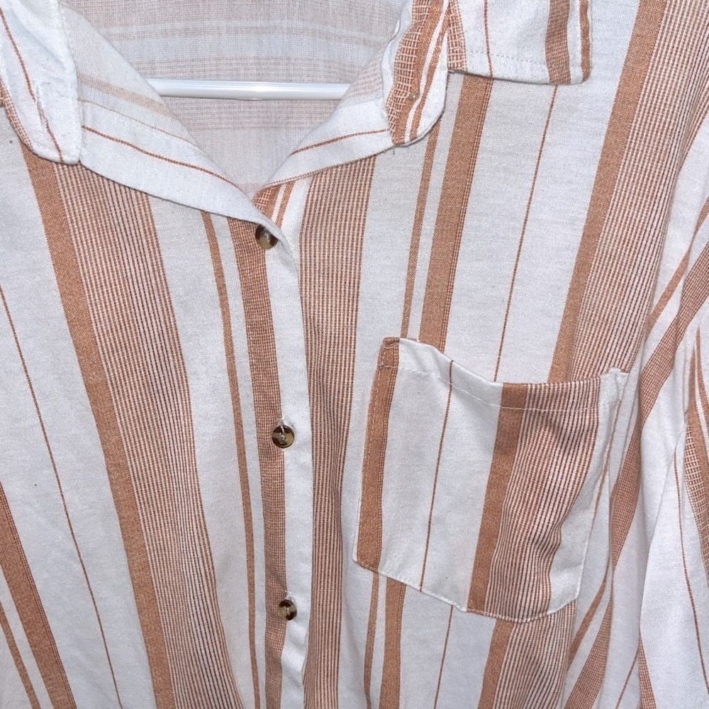 Eden & Olivia Button Down Shirt - Picture 2 of 5